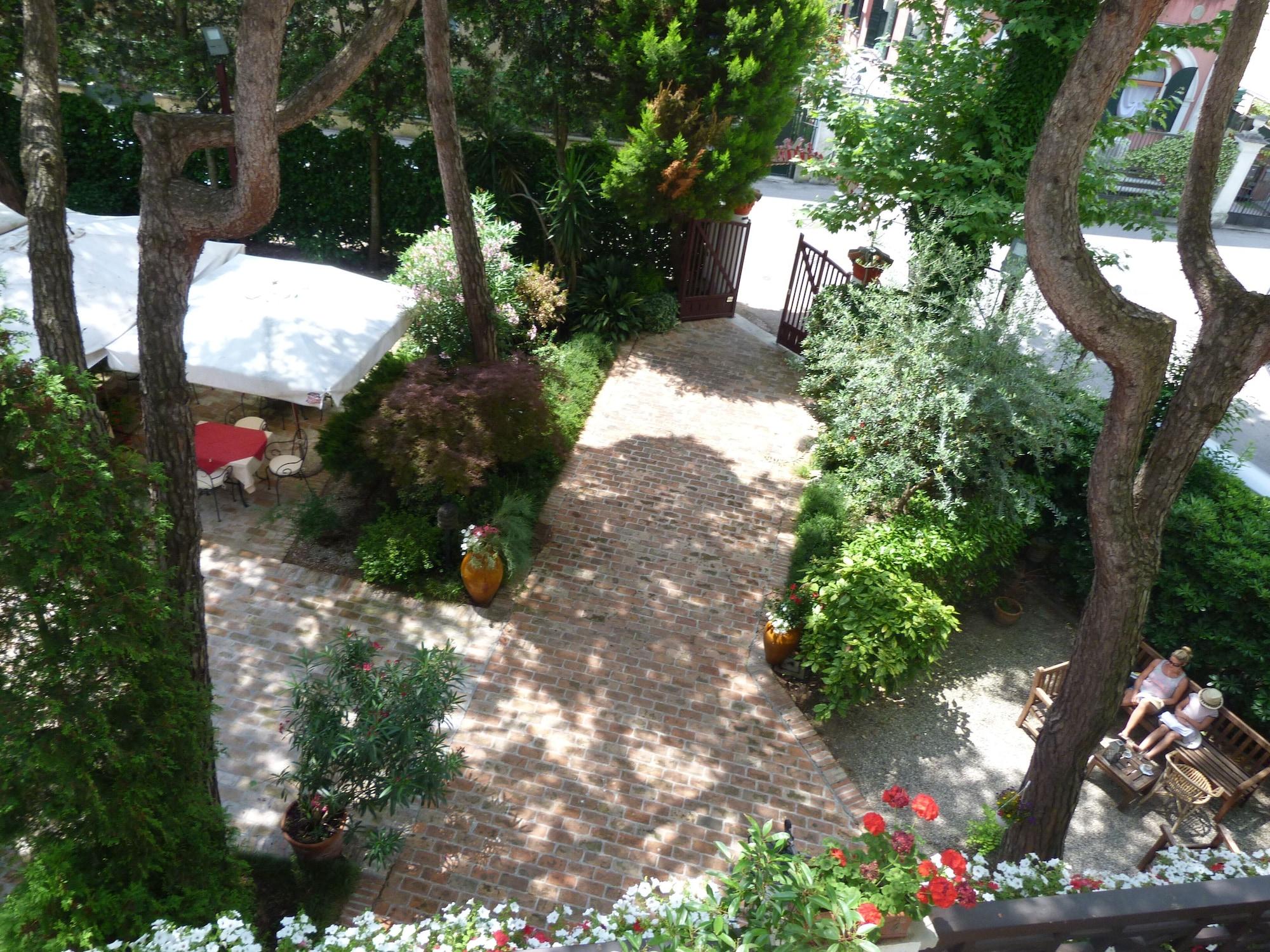 Hotel La Meridiana Venetië-Lido Buitenkant foto