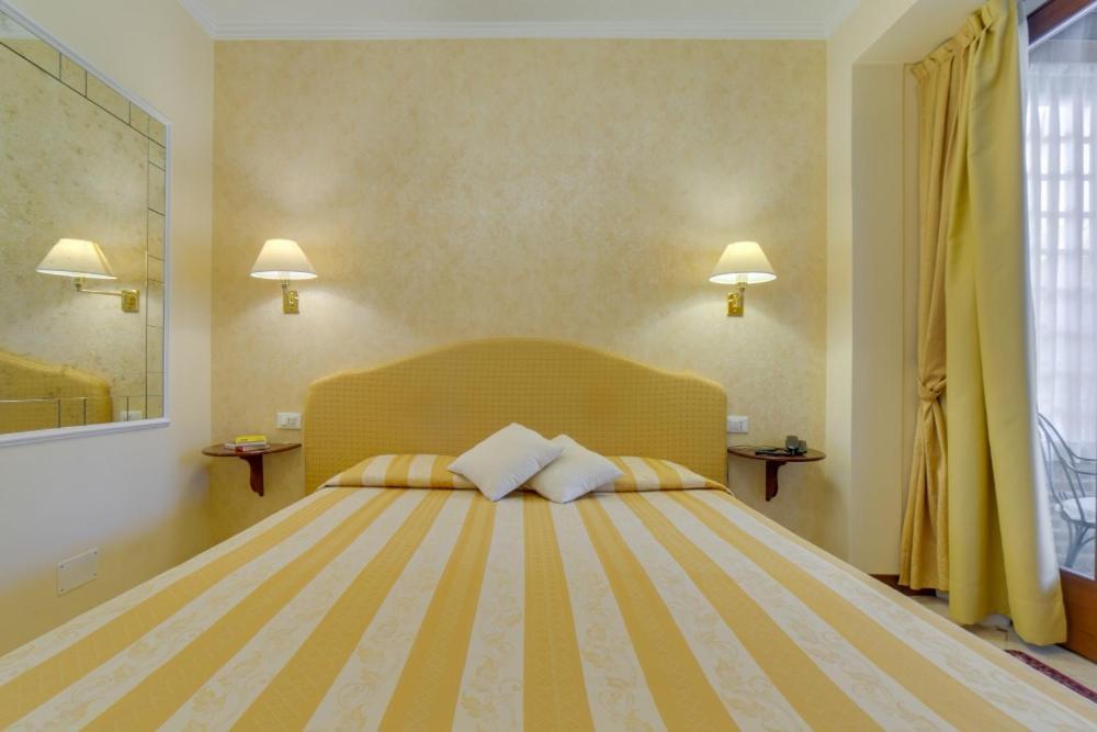 Hotel La Meridiana Venetië-Lido Buitenkant foto