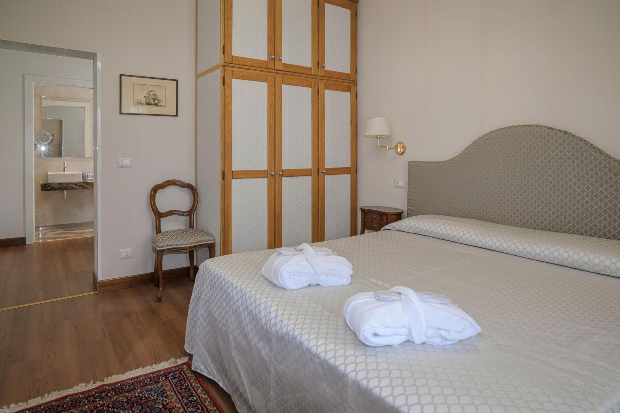 Hotel La Meridiana Venetië-Lido Buitenkant foto