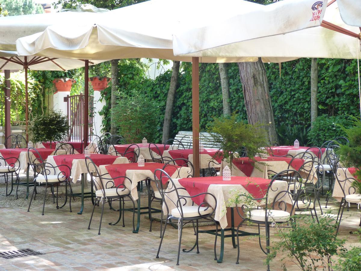 Hotel La Meridiana Venetië-Lido Buitenkant foto