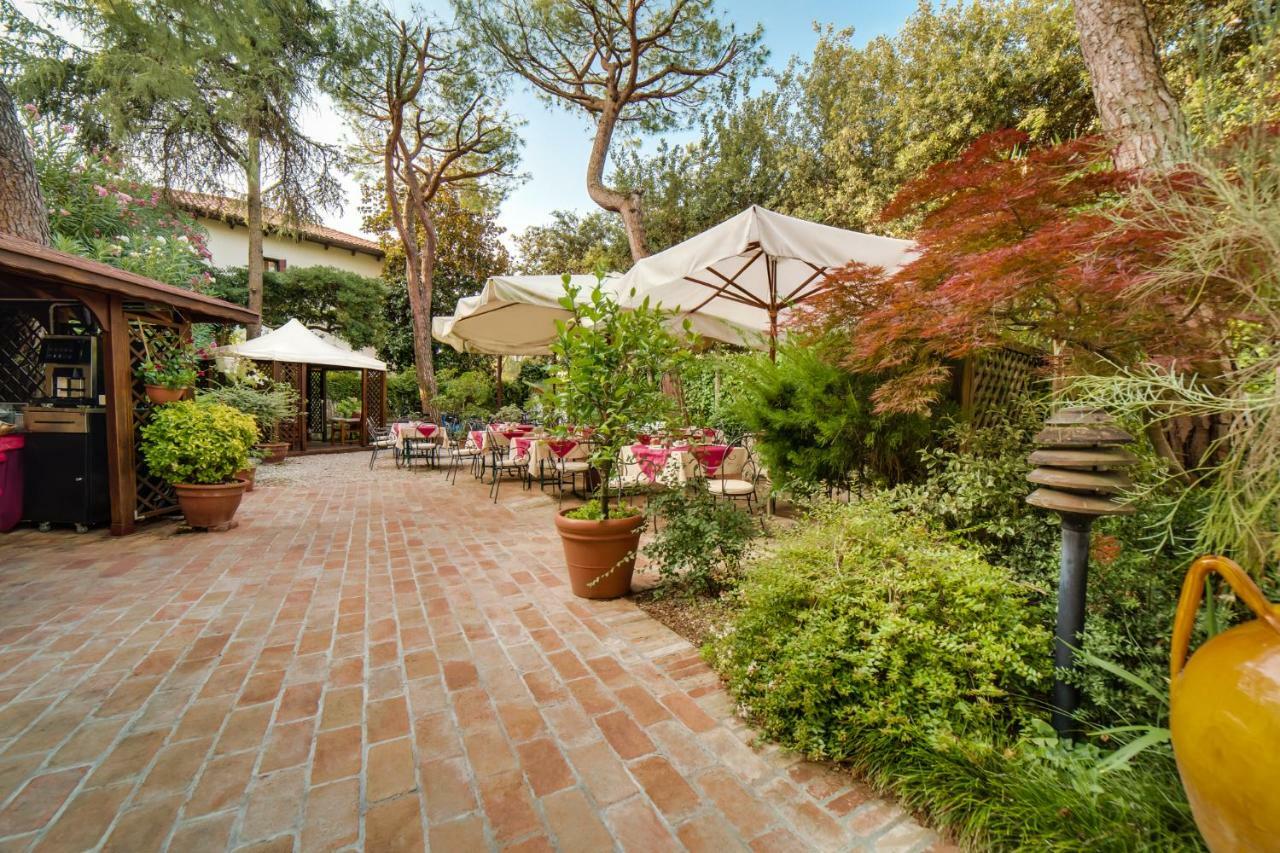 Hotel La Meridiana Venetië-Lido Buitenkant foto