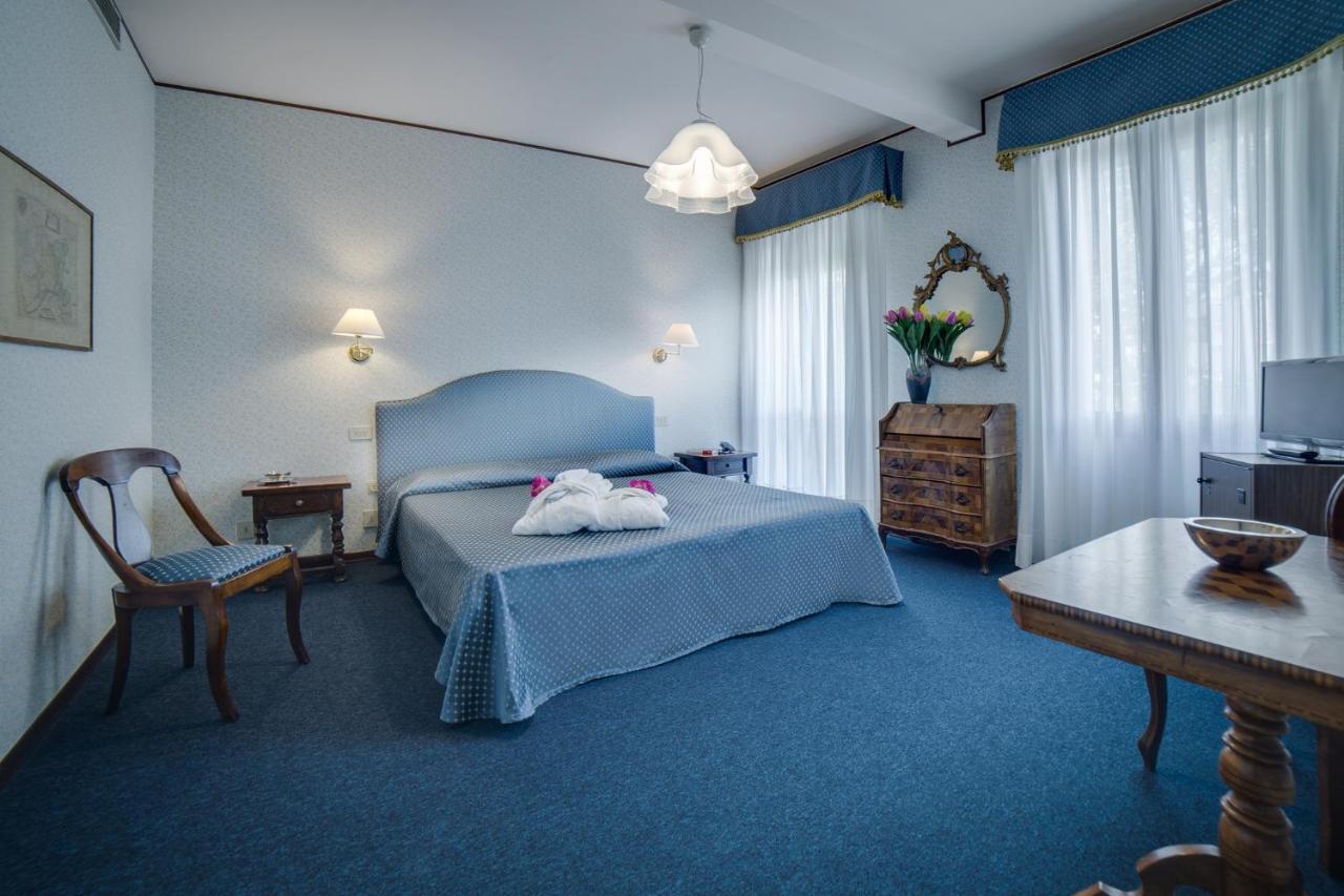 Hotel La Meridiana Venetië-Lido Buitenkant foto