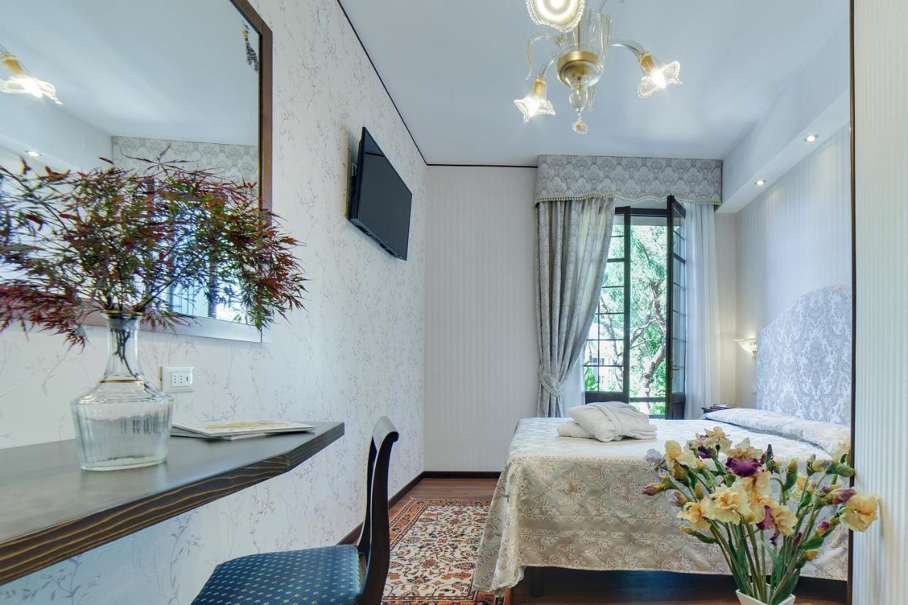 Hotel La Meridiana Venetië-Lido Buitenkant foto