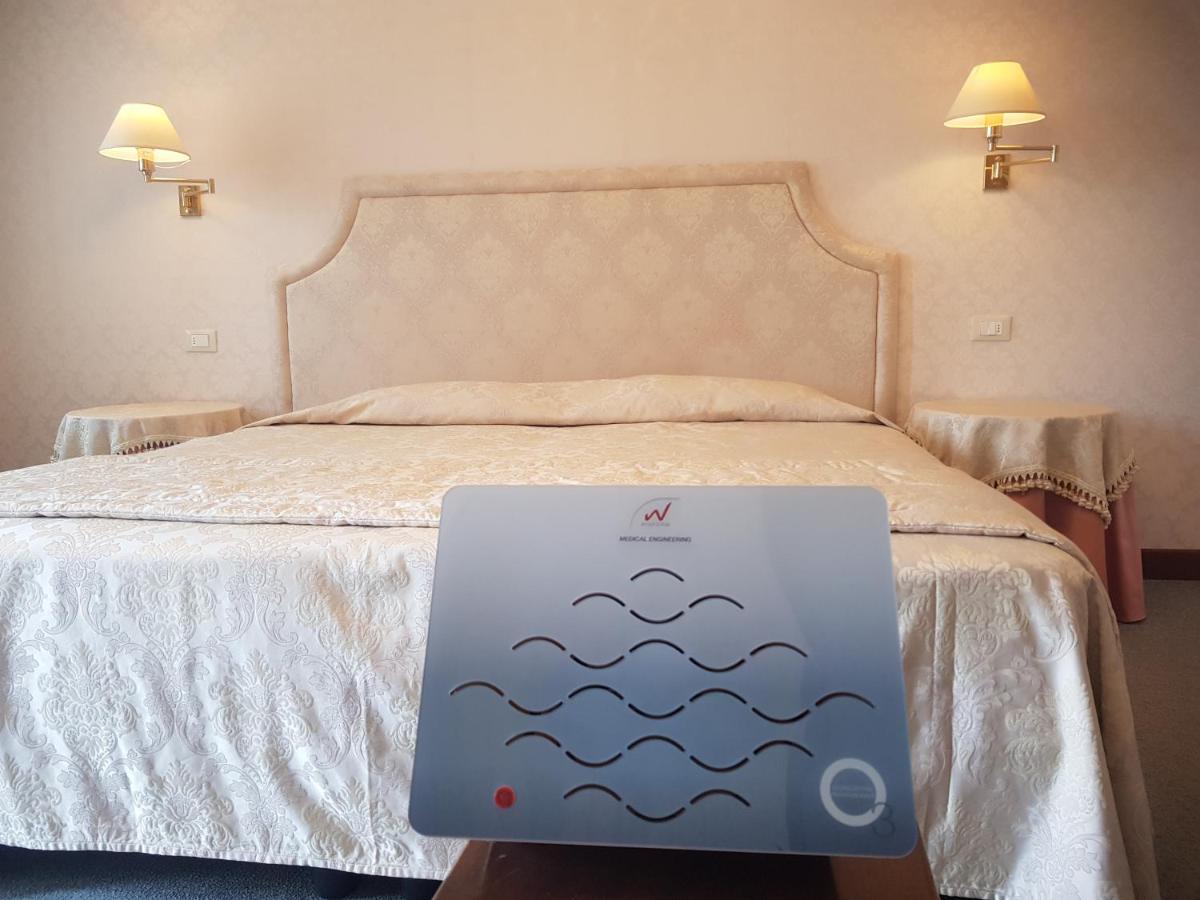 Hotel La Meridiana Venetië-Lido Buitenkant foto